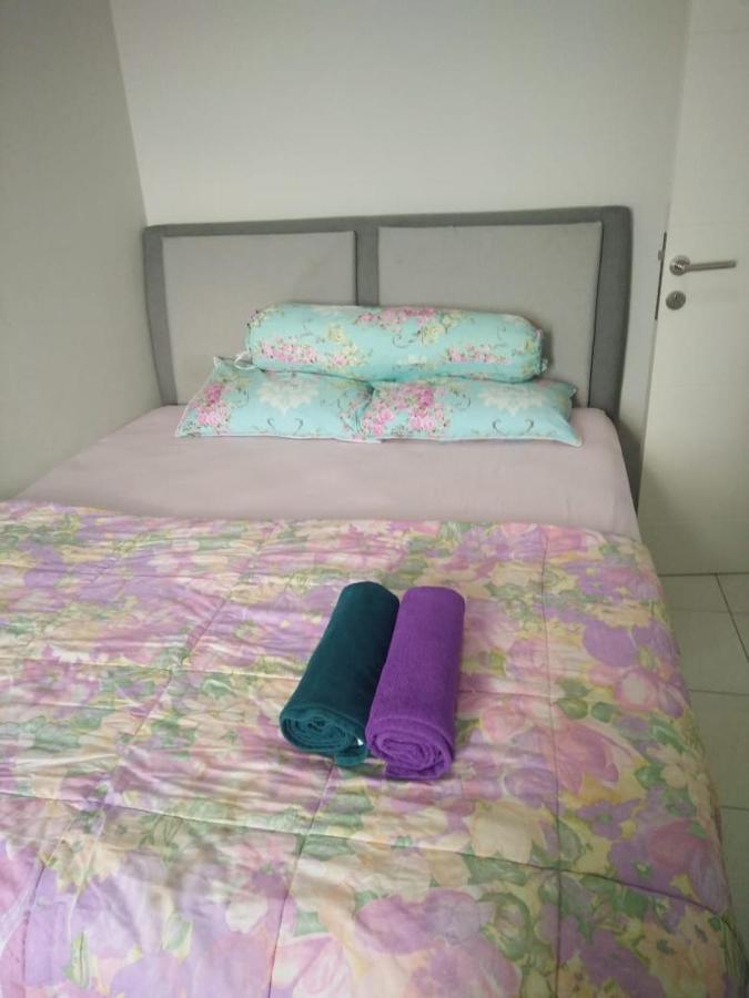 Springlake Apartemen 2Br-Sumarecon-Bekasi, By Bu Johan Zewnętrze zdjęcie